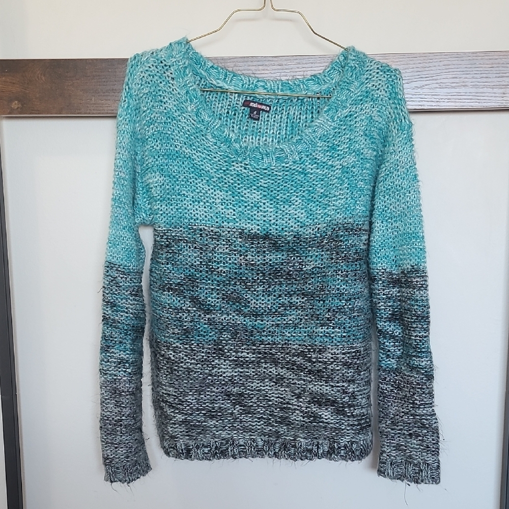 Ecko Unlimited Blue and Gray Crew Neck Sweater